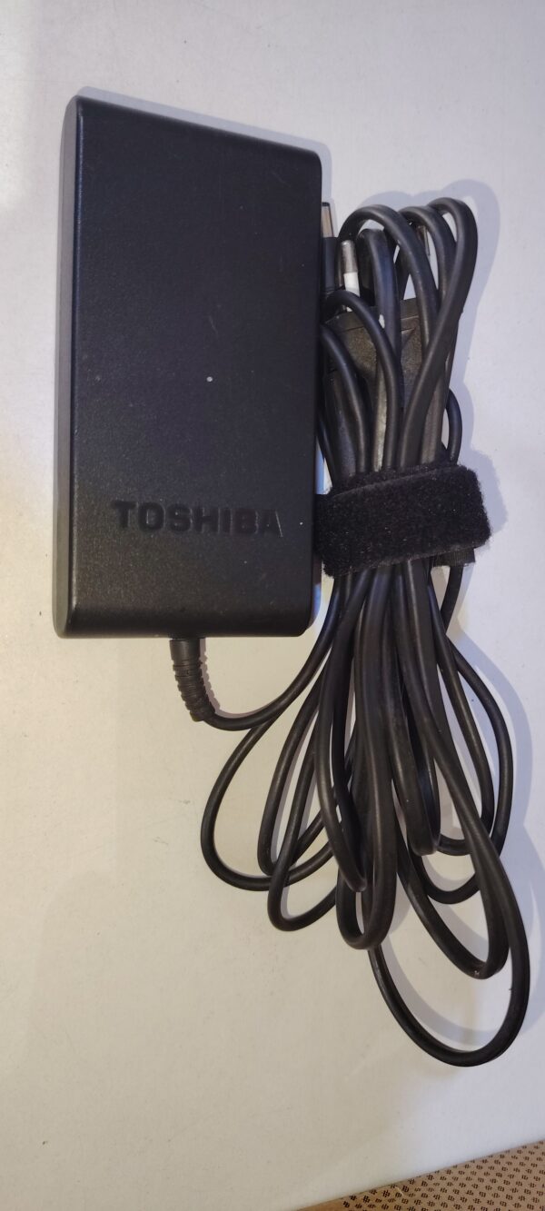 Chargeur TOSHIBA 15V/5A