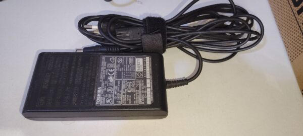 Chargeur TOSHIBA 15V/5A – Image 3