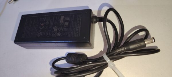 chargeur JBL ocation  Dorigine 19V 3A – Image 4