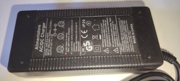 chargeur Trotinette 42V / 1.5A (neuf) – Image 3
