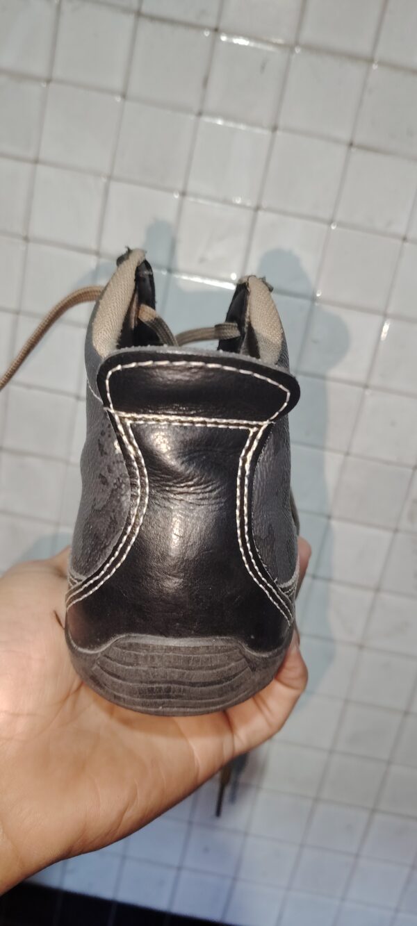 Chaussure D'origine  HLASSL Italien taille 39 – Image 5
