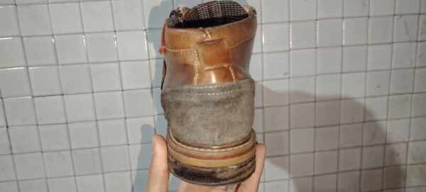Chaussure D'origine Marque  (defence) taille 42 – Image 5