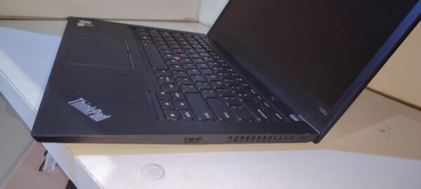 PC Portable Lenovo TACTIL i7 8eme 8/256 ThinkPad – Image 4