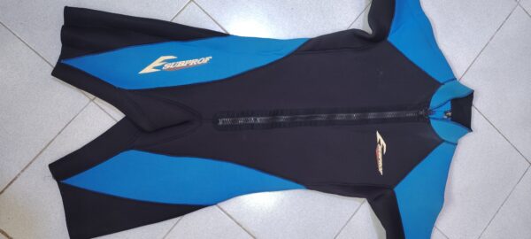 Conbinison de SURF E SUBPROF taille 5 5mm Comme neuf