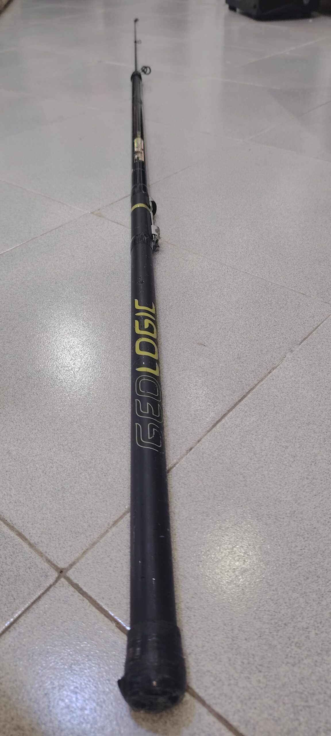 Canne de peche telescop carbone GEOLOGIC 4m